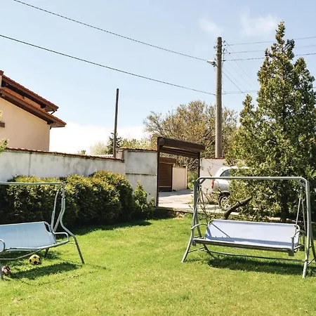 Three-bedroom Holiday In Mestnost Trakata * Vinitsa